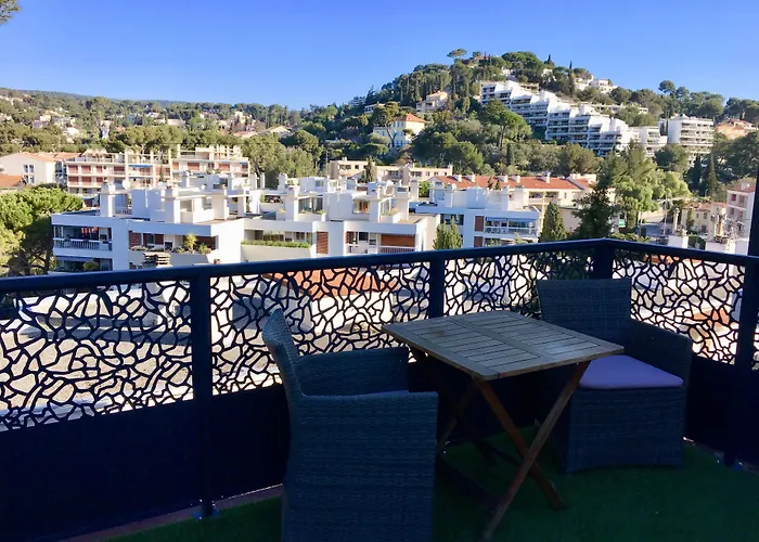 Hotel Eden Cassis - Centre-Ville- Piscine Chauffee, Jacuzzi Et Sauna - Parking Prive