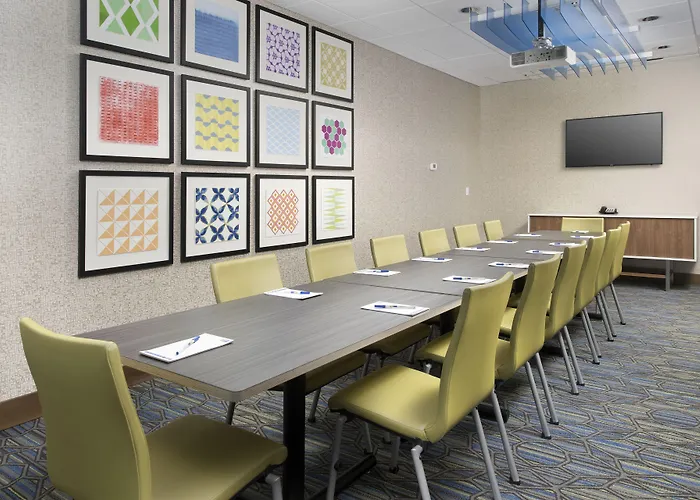 Holiday Inn Express & Suites San Antonio North-Windcrest By Ihg