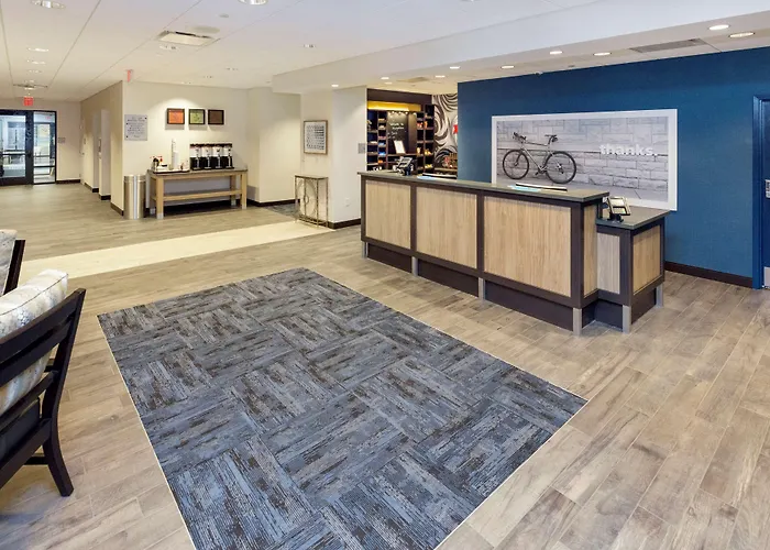 Hampton Inn & Suites Morgantown / University Town Centre
