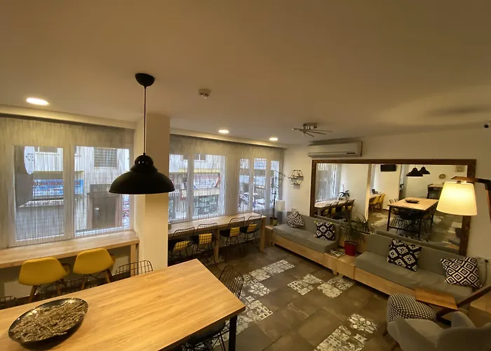Piano Hotel