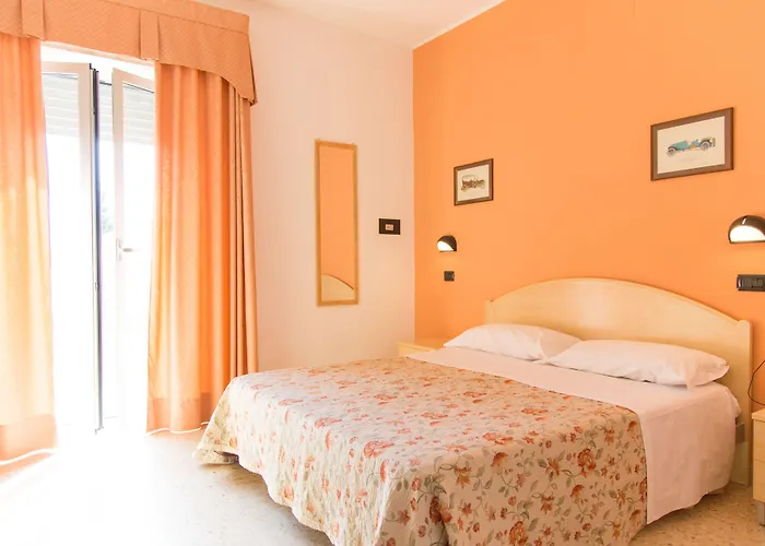 Hotel Saint Tropez - Pineto