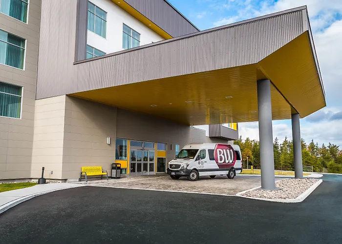 Best Western Plus St. John's Airport Hotel&Suites