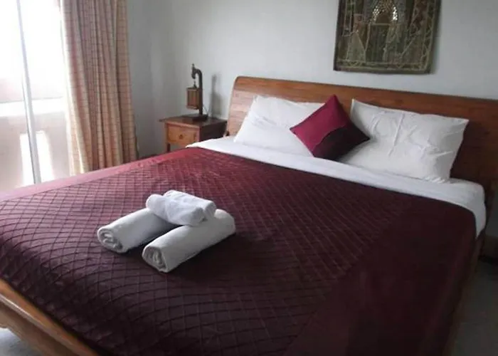 Nirvana Guesthouse&Hostel