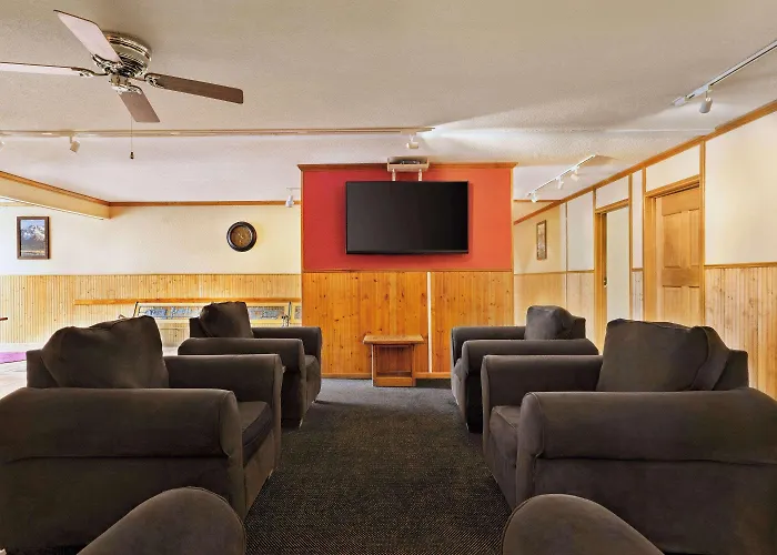 Travelodge By Wyndham Edgemont