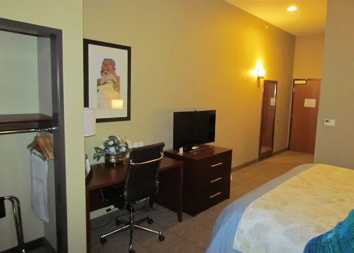 Heartland Inn And Suites