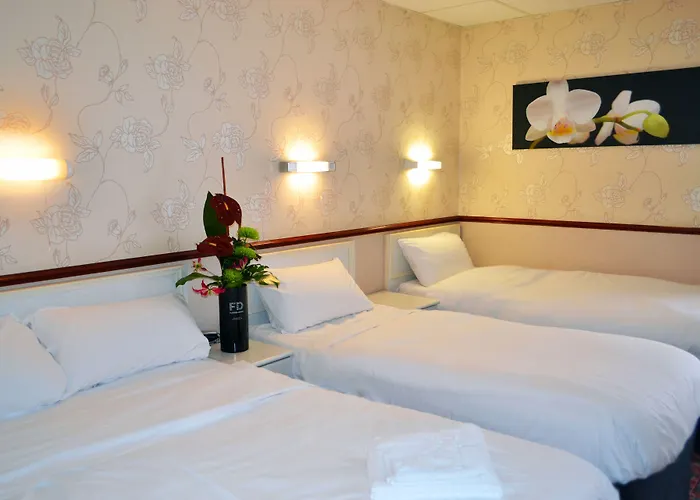 Lyndene Hotel