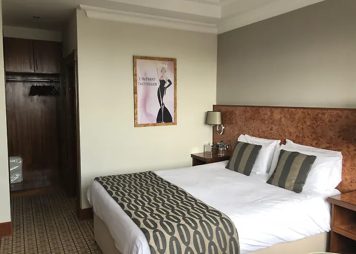 Pier Hotel