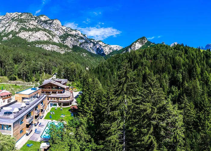 Hotel Pine