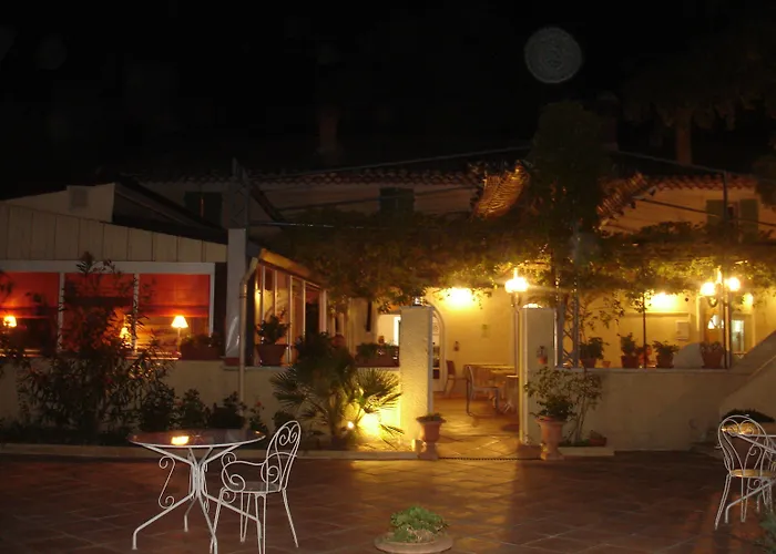 Logis Hotel Le Chene Vert