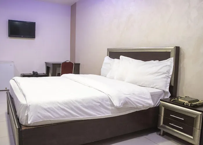Sara Crown Hotel
