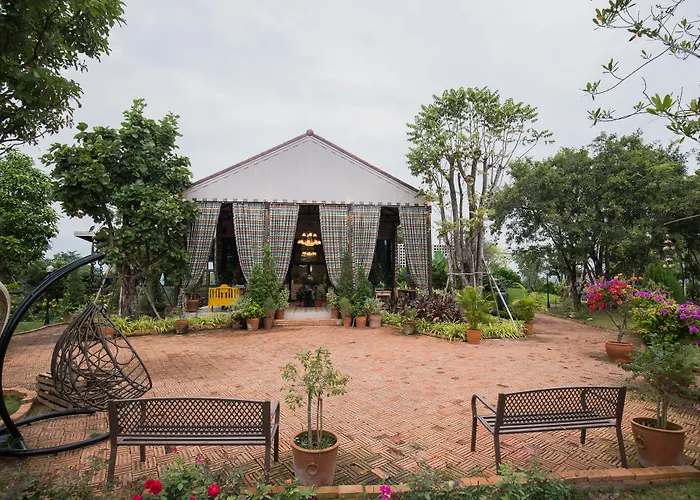 Thanburi Resort