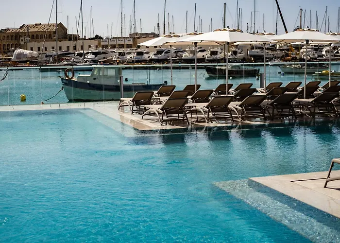 Strand Suites By Neu Collective Gzira