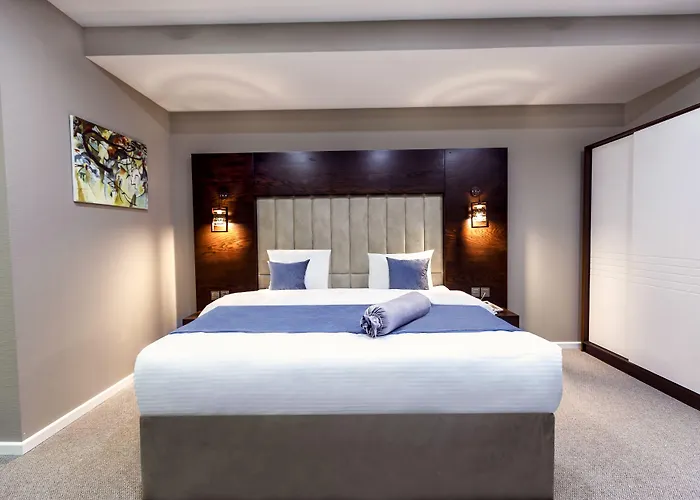 Parallel Hotel