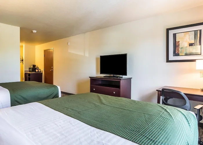 Cobblestone Hotel & Suites - Torrington