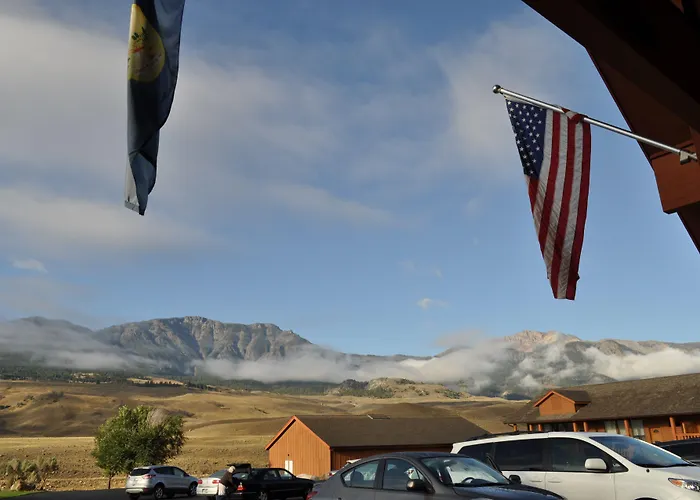 Yellowstone Village Inn And Suites