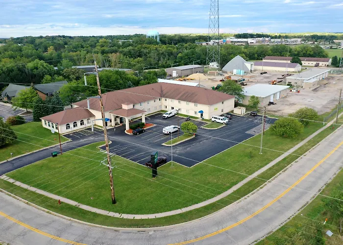 Quality Inn & Suites Woodstock Near Lake Geneva