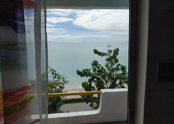 Orrie's Beach Bar&Hotel