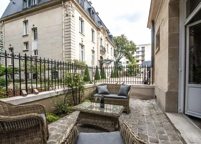 Les Suites Du Champagne De Venoge
