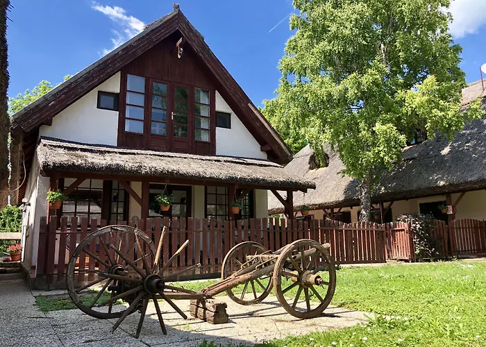 The Houses Of History - Anno 1830