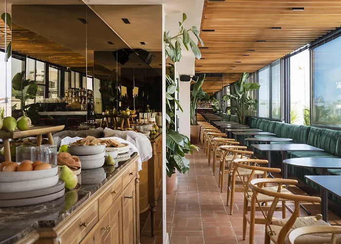 L'Avventura Athens