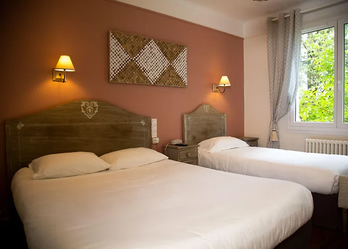 Logis Hotel Le Blason De Provence