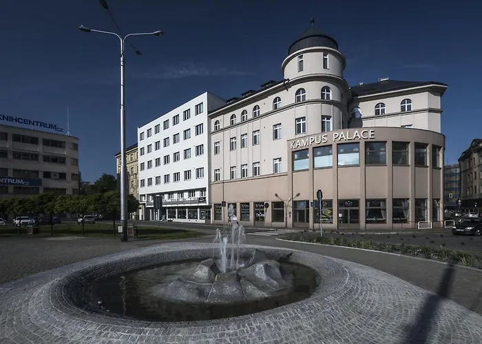 Kampus Palace