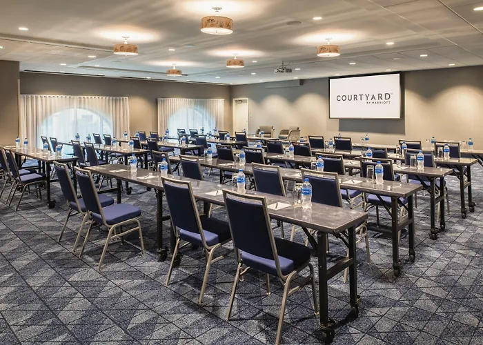 Courtyard By Marriott Santa Cruz