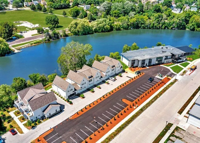 Watershed Hotel