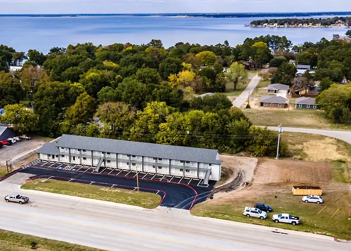 Extended Stay Gun Barrel City