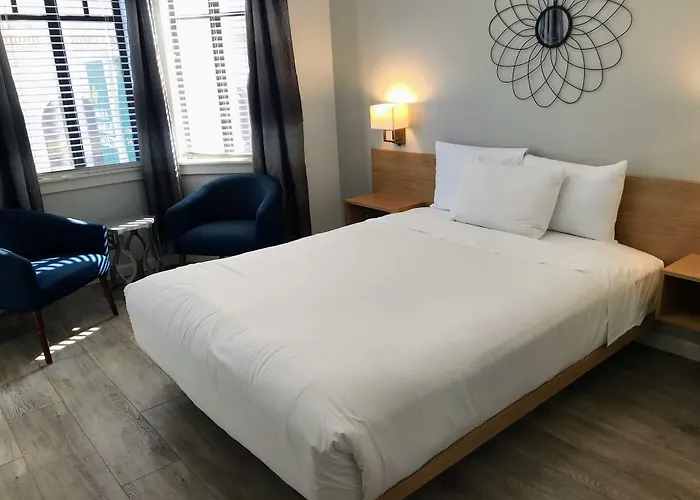 Touchstone Hotel - City Center