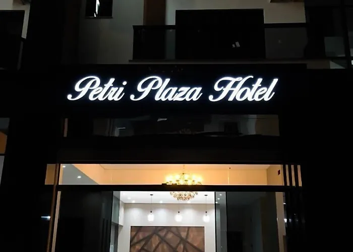 Petri Plaza Hotel