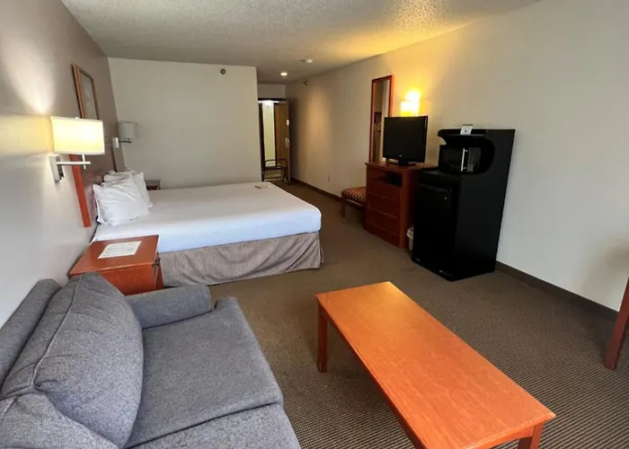 Serena Inn & Suites