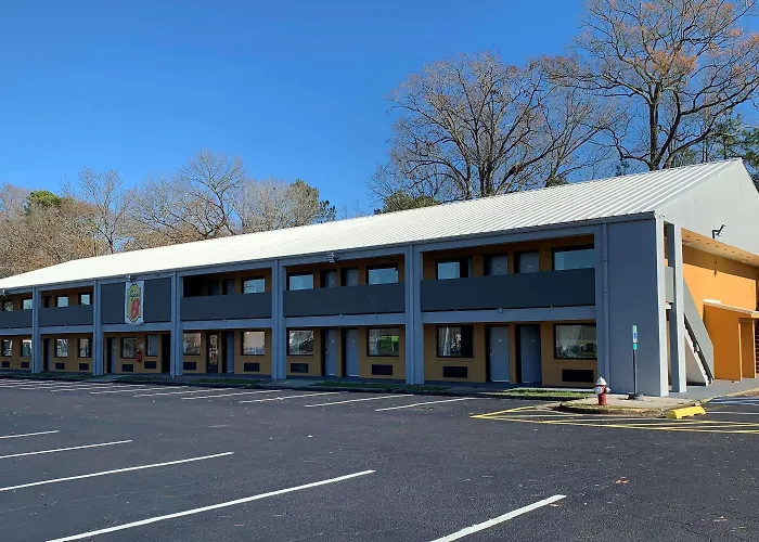 Super 8 By Wyndham Newport News