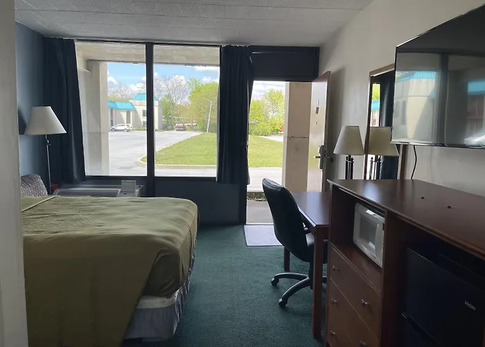 Horseshoe Curve Lodge
