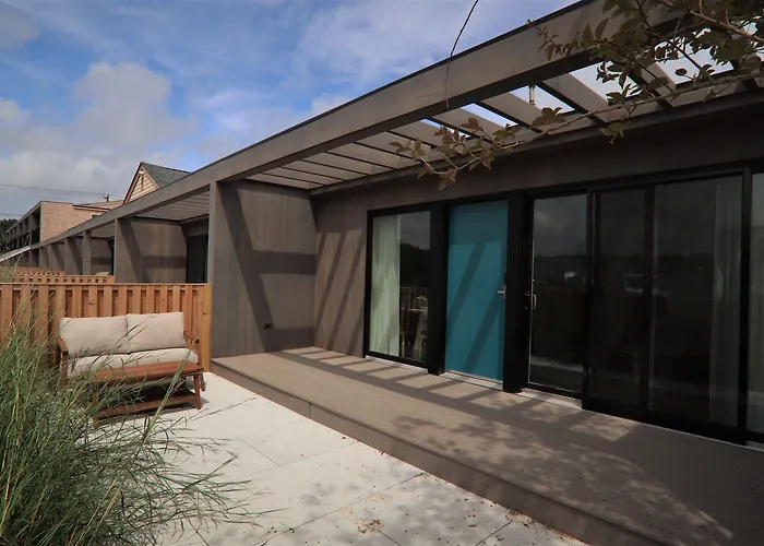 The Shoals Suites & Slips