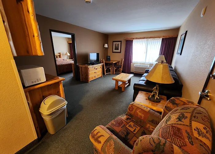 Pine Peaks Lodge And Suites