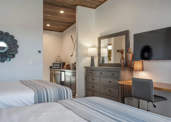 Pebble Bay Club Suites