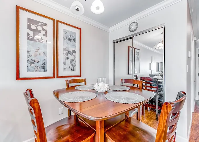 Sunset Harbor Palms 2-304