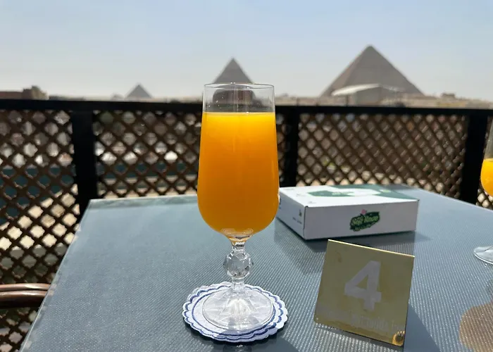 Nefertari Pyramids View Inn