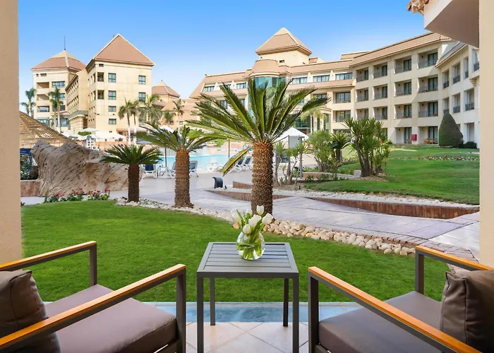 Hilton Pyramids Golf