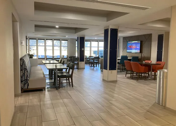 Holiday Inn Express And Suites Winchester By Ihg