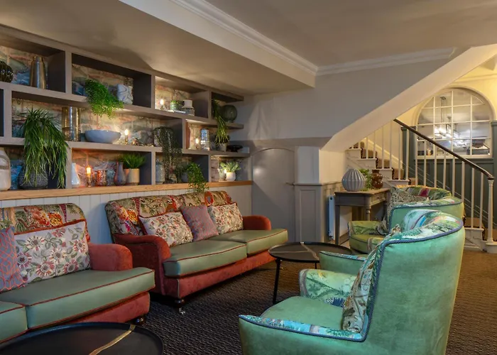The Warwick Arms Hotel - The Coaching Inn Group