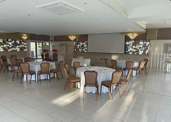 The Mansefield Hotel
