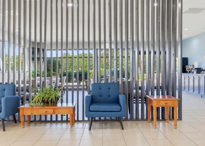 Days Inn & Suites By Wyndham Wynne