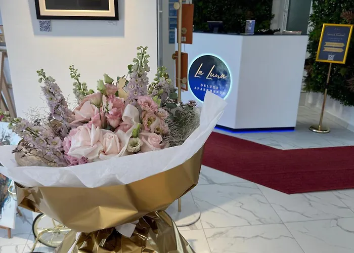 La Luna Premium Deluxe Apartment With Pool & Jacuzzi, Bikes And Secured Parking