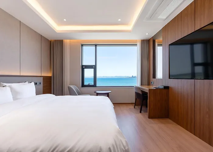 Pohang Yeongildae Beach Hotel