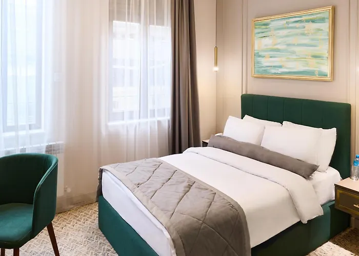 Maestro Address Hotel