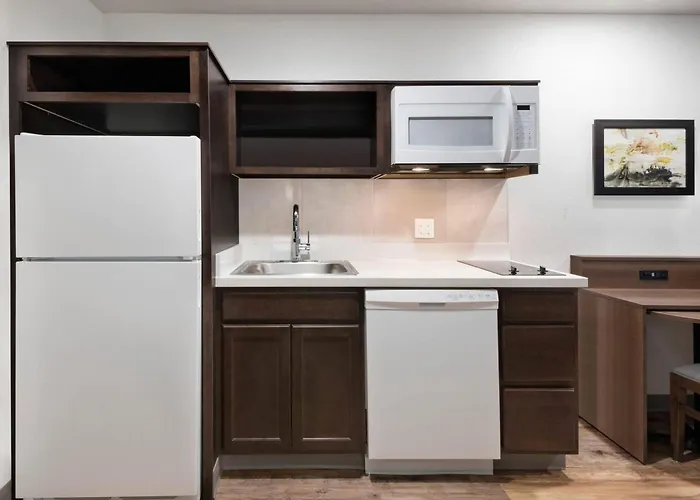 Woodspring Suites Cleveland North