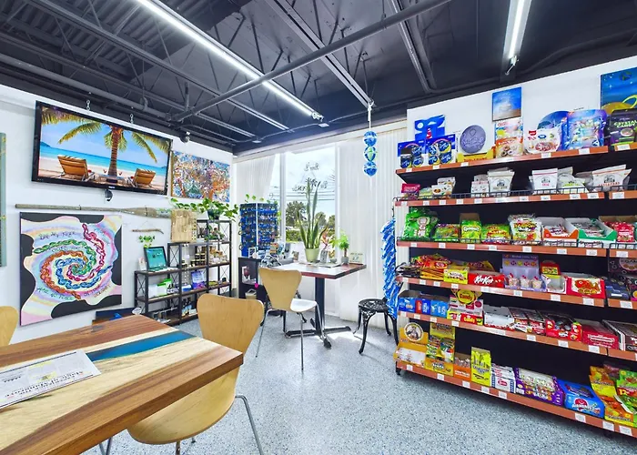 Minutes To Port! Loft Near Dining & Fun -Unit 207