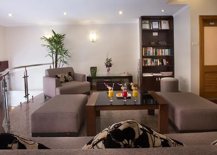 Eliana Ruby Hotel & Travel